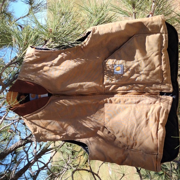 Carhartt Insulated Vest. - Picture 3 of 7